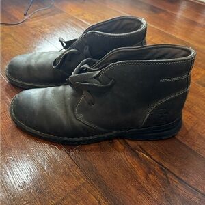 Brown Leather Chukka Boots Ankle-High Minimalist Design streetcars brand